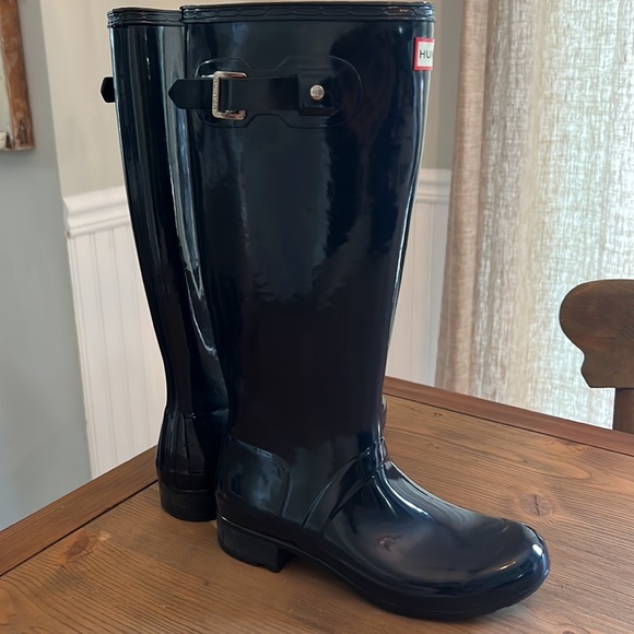 Hunter Navy Blue size 7 tall boots. Worn twice - Picture 3 of 6
